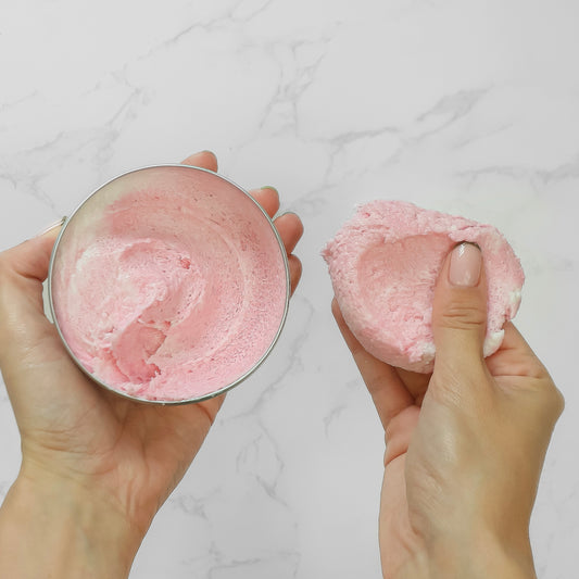 Juicy Strawberry foaming sugar scrub